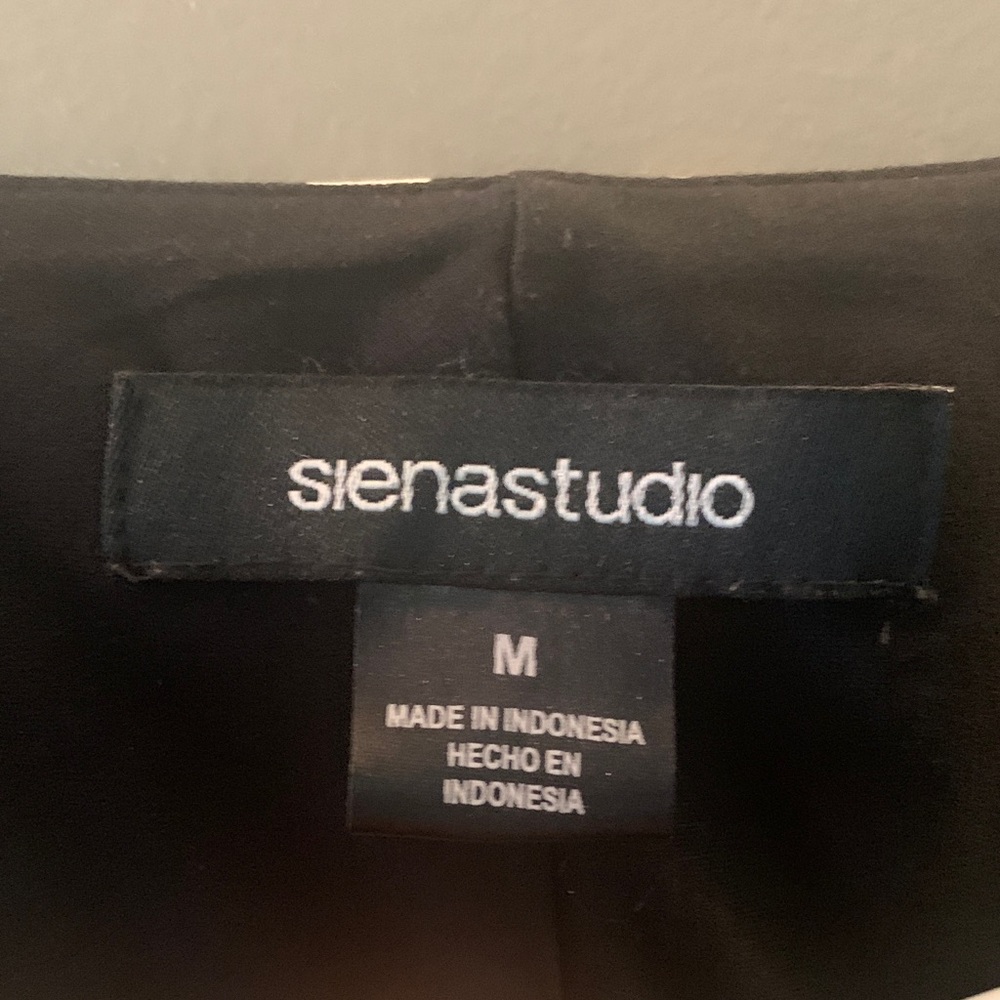 Siena Studio Classic Black Apparel